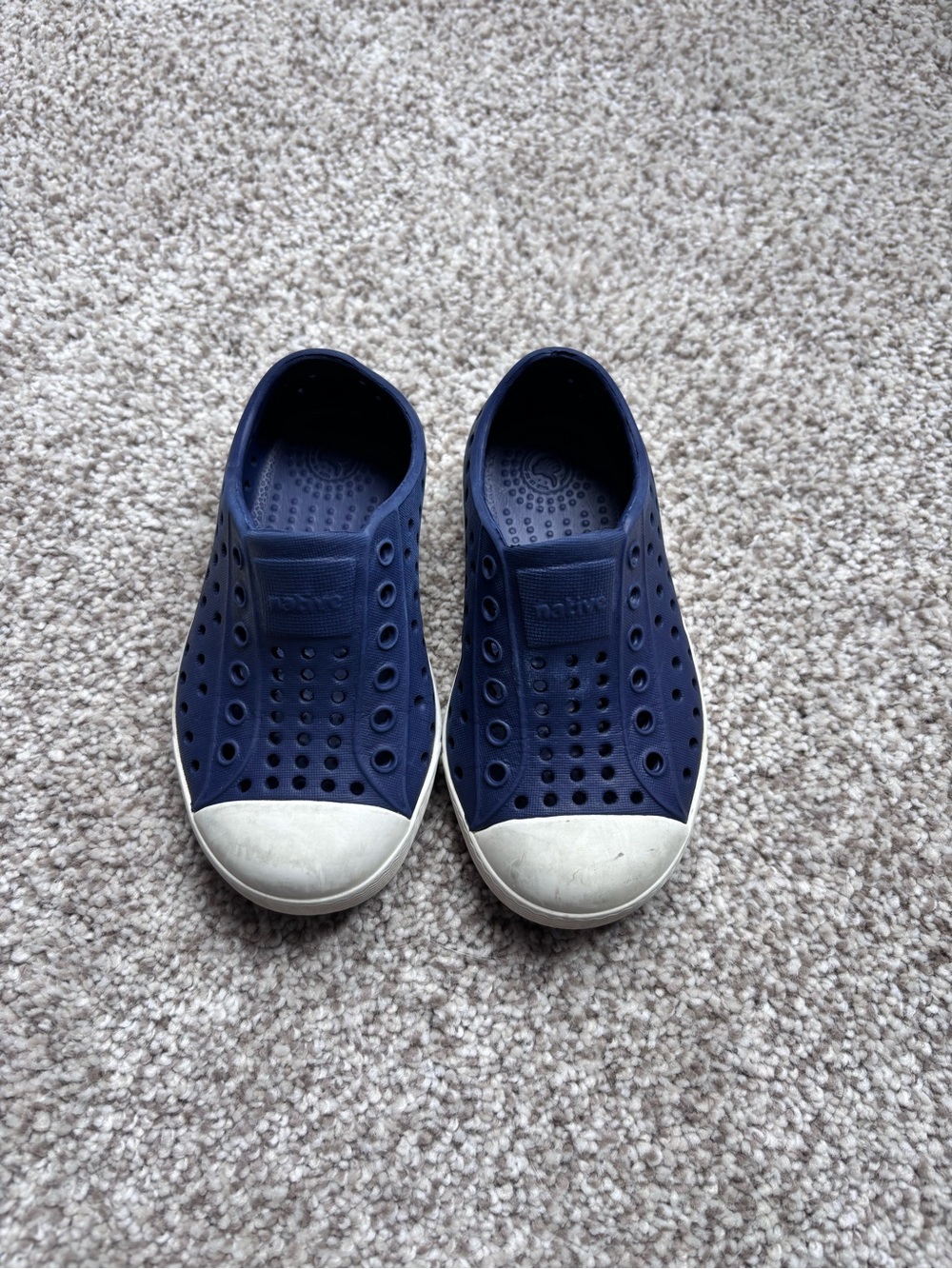 Native Jefferson navy sandals